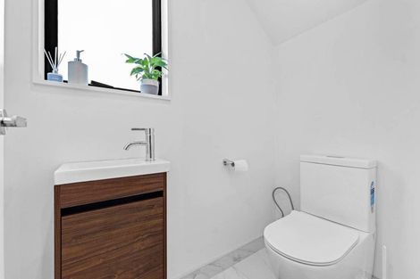 Photo of property in 2 Fields Road, Manurewa, Auckland, 2102