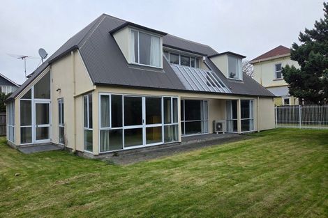 Photo of property in 12 Eversleigh Street, St Albans, Christchurch, 8014