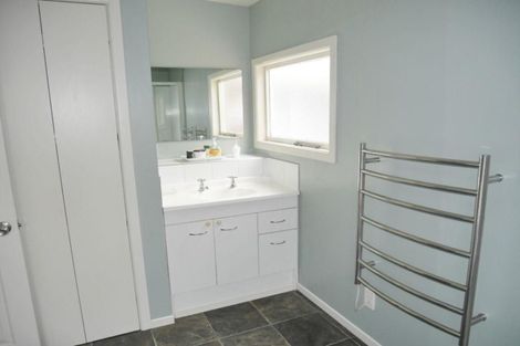 Photo of property in 34 Cadogan Street, Sydenham, Christchurch, 8023