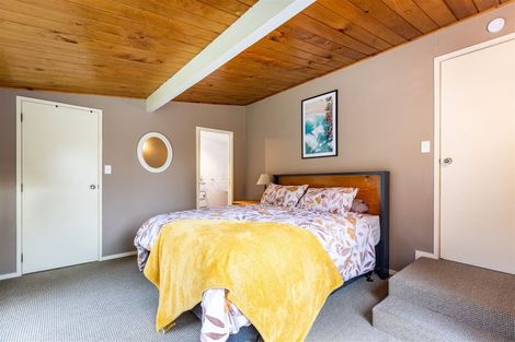 Photo of property in 8 Woodstock Place, Hokowhitu, Palmerston North, 4410