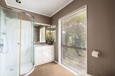 Photo of property in 2 Byron Place, Whalers Gate, New Plymouth, 4310