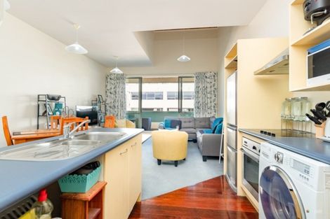Photo of property in Metro Apartments, 5/220 Thorndon Quay, Pipitea, Wellington, 6011