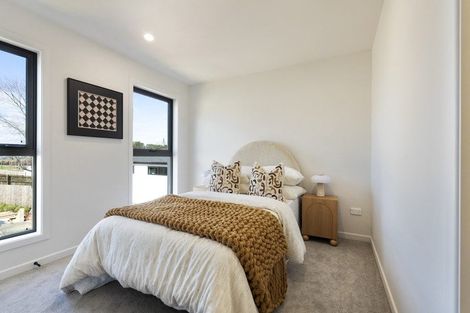 Photo of property in 69b Chivalry Road, Glenfield, Auckland, 0629