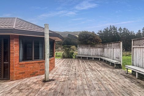 Photo of property in 150 Upper Fitzherbert Road, Wainuiomata, Lower Hutt, 5373
