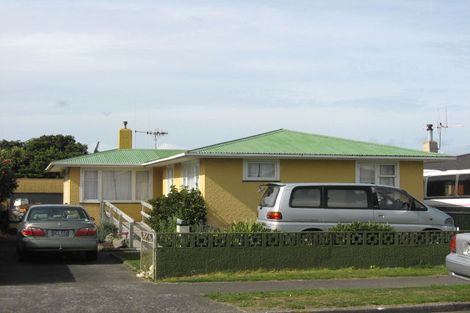 Photo of property in 20 Kotuku Street, Castlecliff, Whanganui, 4501