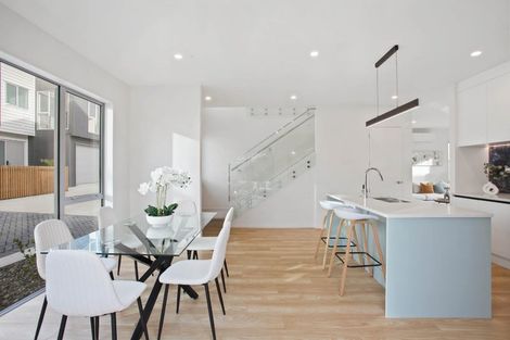 Photo of property in 39b Sorrel Crescent, Bucklands Beach, Auckland, 2012