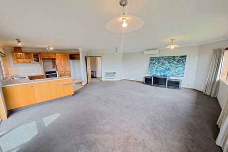 Photo of property in 2 Kawaroa Lane, New Plymouth, 4310