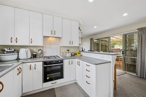 Photo of property in 4 Speargrass Grove, Timberlea, Upper Hutt, 5018