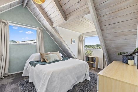 Photo of property in 35 James Cook Drive, Whitby, Porirua, 5024