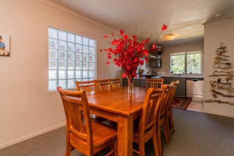 Photo of property in 29 Verdale Circle, Glen Eden, Auckland, 0602