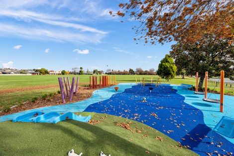 Photo of property in 12 Greenough Place, Rototuna, Hamilton, 3210