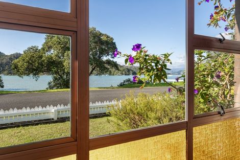 Photo of property in 27 Robinson Road, Whitianga, 3510