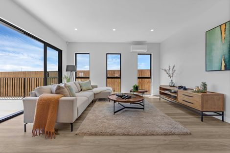 Photo of property in 27 Korowhiti Road, Clarks Beach, 2122