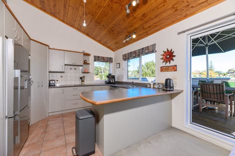 Photo of property in 13b Wharf Road, Te Atatu Peninsula, Auckland, 0610