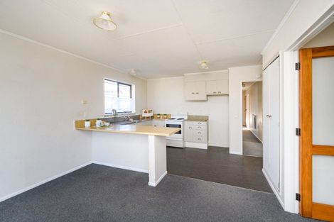 Photo of property in 19 Westmere Place, Takaro, Palmerston North, 4412