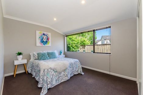 Photo of property in 19 Bluewater Place, Paraparaumu, 5032
