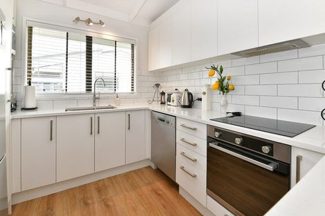 Photo of property in 19b Albatross Road, Red Beach, 0932