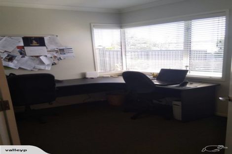 Photo of property in 19 Karoola Place, Havelock North, 4130