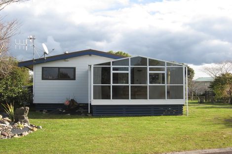 Photo of property in 13 Chestnut Grove, Tairua, 3508