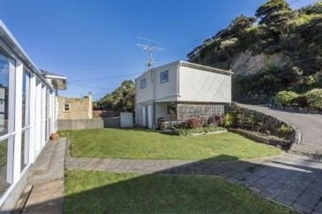 Photo of property in 58 Airlie Road, Plimmerton, Porirua, 5026