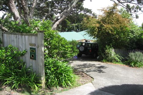 Photo of property in 948 Whangaparaoa Road, Manly, Whangaparaoa, 0930