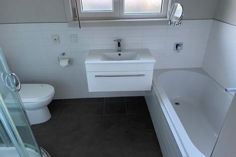 Photo of property in 15 Lucienne Place, Hillsborough, Christchurch, 8022