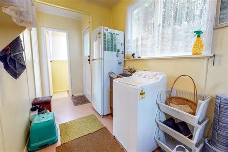 Photo of property in 89 Tremewan Street, Tawa, Wellington, 5028