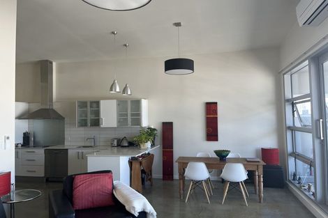 Photo of property in 2/25 Home Street, Mount Victoria, Wellington, 6011