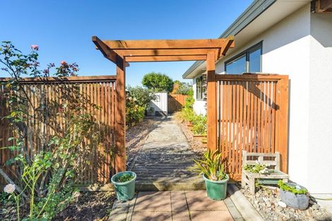 Photo of property in 39 Logan Way, Kelvin Grove, Palmerston North, 4414
