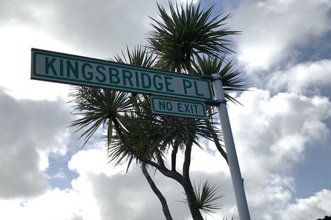 Photo of property in 13a Kingsbridge Place, Newlands, Wellington, 6037