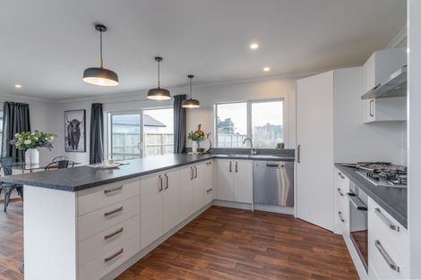 Photo of property in 38 Feist Street, Carterton, 5713