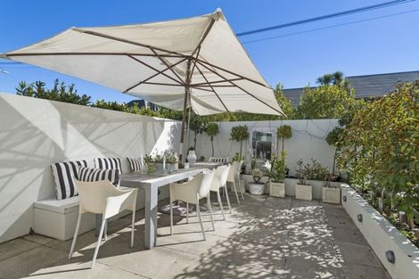 Photo of property in 12 Holly Road, St Albans, Christchurch, 8014