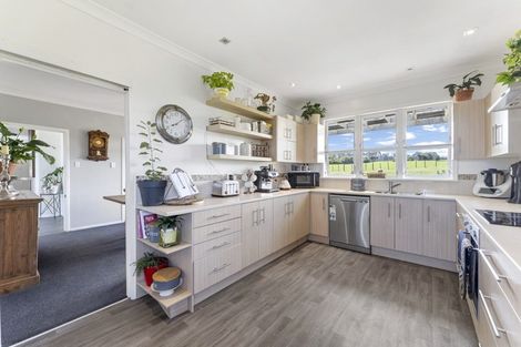 Photo of property in 1812 Opunake Road, Mahoe, Hawera, 4679