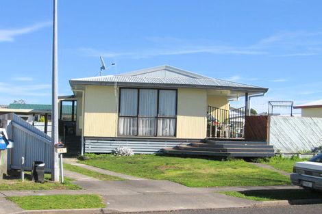 Photo of property in 15 Pringle Place, Nawton, Hamilton, 3200