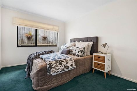 Photo of property in 10 Byblos Place, The Gardens, Auckland, 2105