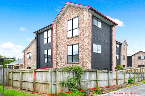 Photo of property in 10/57 Taikata Road, Te Atatu Peninsula, Auckland, 0610