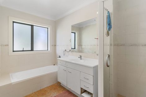 Photo of property in 12 Quattro Avenue, Flat Bush, Auckland, 2019