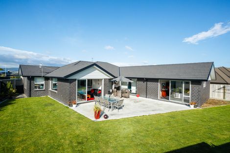 Photo of property in 53 Rodeo Drive, Kelvin Grove, Palmerston North, 4414