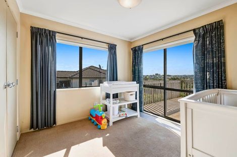 Photo of property in 13 Seagate Place, Red Beach, 0932