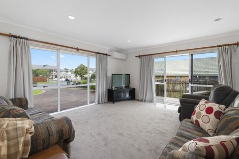 Photo of property in 32 Wellington Street, Pukekohe, 2120