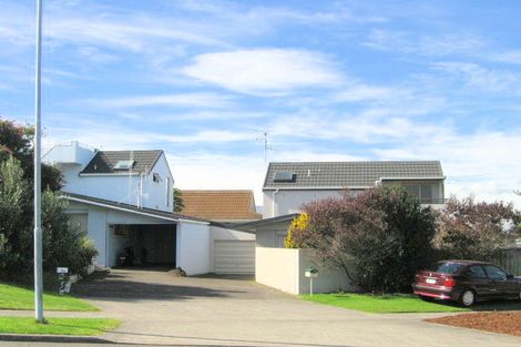 Photo of property in 16 Tay Street, Mount Maunganui, 3116