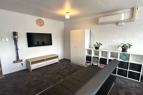 Photo of property in 2/299 Ruahine Street, Terrace End, Palmerston North, 4410