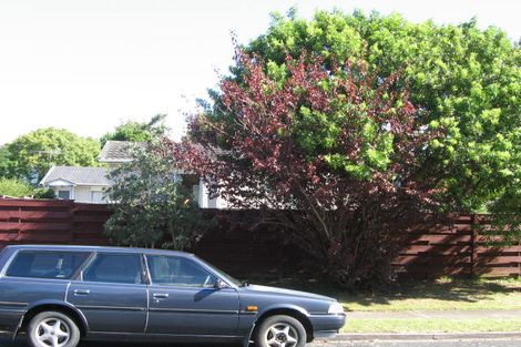 Photo of property in 2/5 Redwing Street, Browns Bay, Auckland, 0630