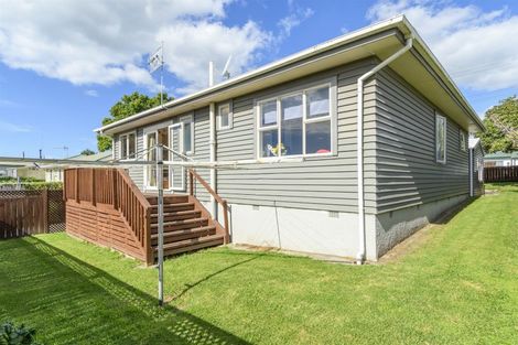 Photo of property in 15 Dunlop Road, Te Puke, 3119