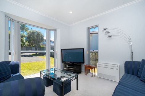 Photo of property in 15 Ferntree Terrace, West Harbour, Auckland, 0618