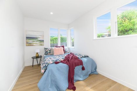 Photo of property in 70d Lincoln Park Avenue, Massey, Auckland, 0614
