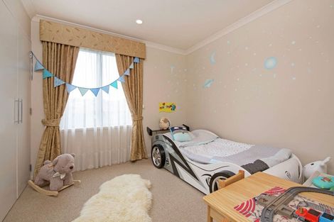 Photo of property in 77 Moore Street, Howick, Auckland, 2014