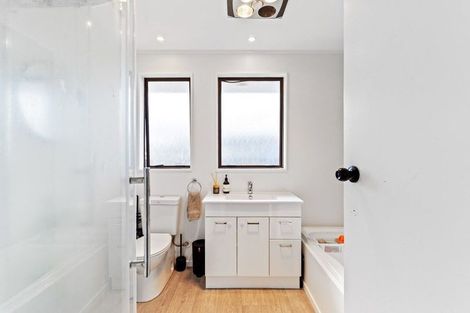 Photo of property in 10 Frances Street, Tirau, 3410