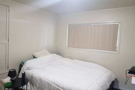 Photo of property in 10 Albemarle Place, Massey, Auckland, 0614