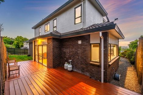 Photo of property in 19b Eske Place, Highland Park, Auckland, 2010